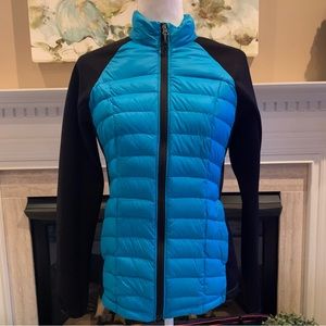 32 Degrees Blue and Black Puffer Jacket (Size Small)